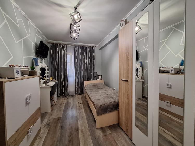 Apartament cu 3 camere, 68 mp, balcon, zona Eroilor