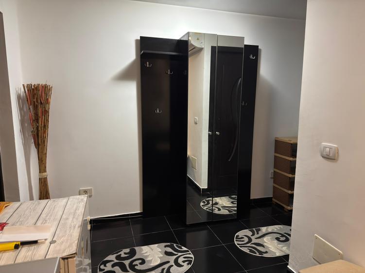 Craiova-Rovine, garsoniera de vanzare, 37 mp, 4/4, mobilata/utilata, 69900 euro