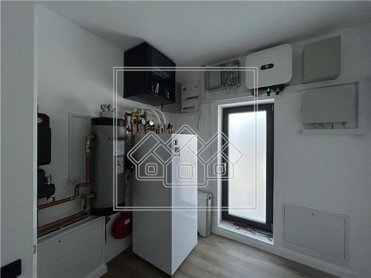 Casa 4 camere, 145 mp utili, panouri solare si pompa de caldura