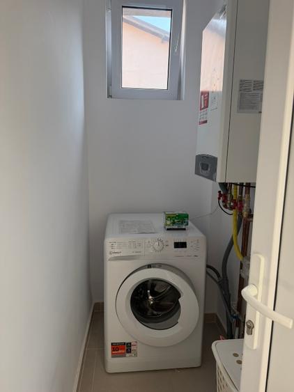 Casa de inchiriat semicentral pentru locuit sau birouri/cabinete