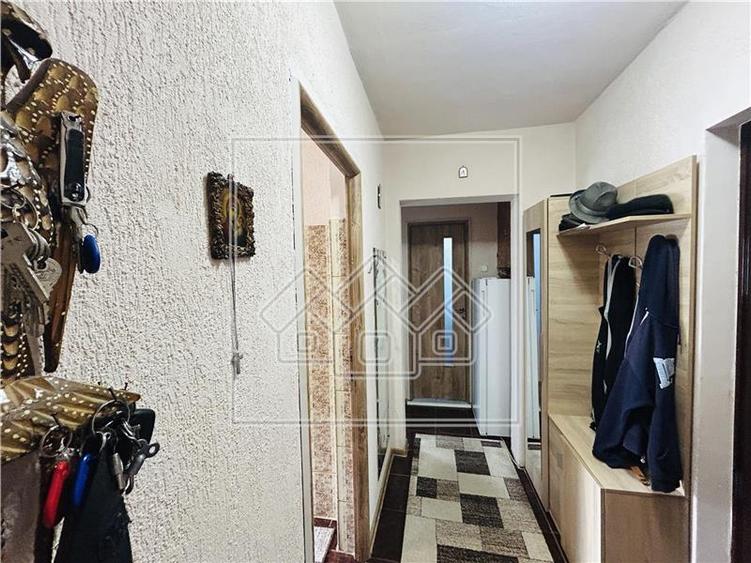 Ap decomandat, cu 2 camere, balcon, etaj 4/8 - M. Viteazu