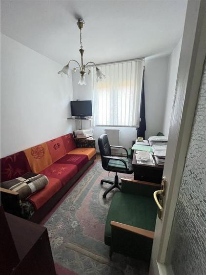 4 camere etaj 1 langa Fac Dragan mobilat utilat