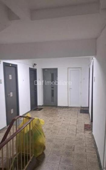 59500euro -Garsoniera 33mp-bloc  reabilitat - metrou - 6