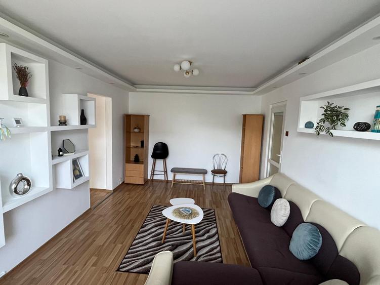 Apartament 2 camere,  zona Cantemir - Podu de Piatra