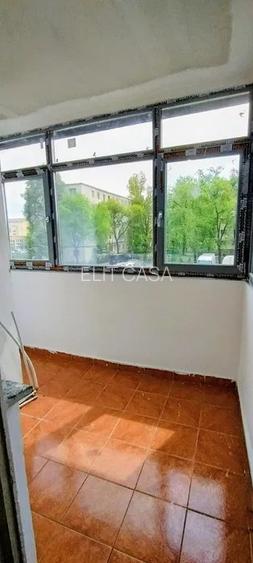 Apartament 2 camere decomandat, etajul 1/10, zona Podu Ros - 5