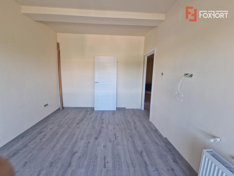 Duplex de vanzare cu 4 camere, Mosnita Noua