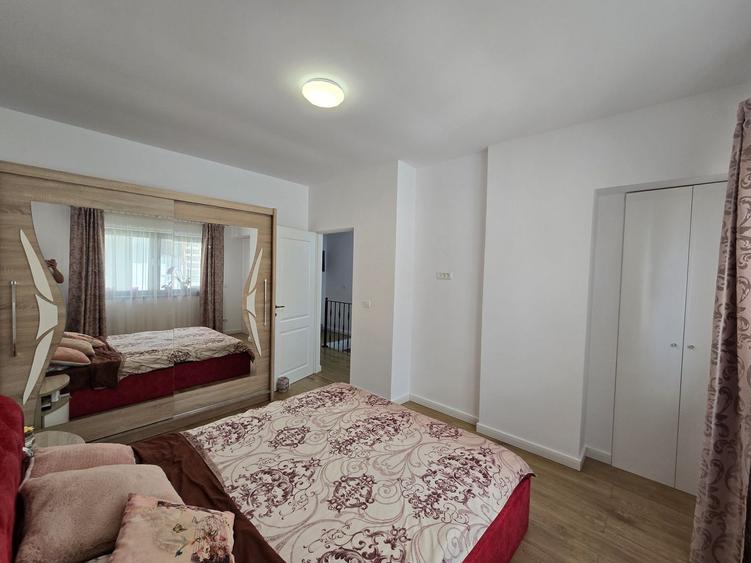 Apartament in casa insiruita, Dumbravita, 2 Dormitoare, Loc de parcare, Curte