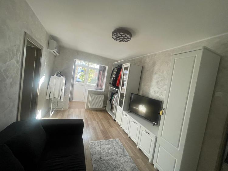 Apartament cu 2 camere, etajul 1, zona Craiovita Noua