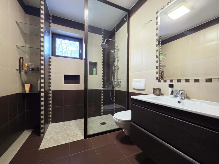 Apartament de 4 cam decomandat cu 163mp in centrul Constantei, zona Tomis Mall