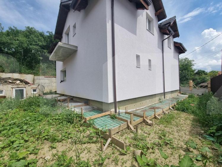 Casa individuala 151mp, 5 camere, curent trifazic teren 580mp in Chinteni