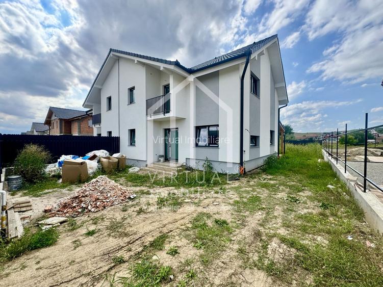 Casa cu 5 camere, 3 bai, terasa - 120 mp, teren 340 mp - Sura Mare - 4