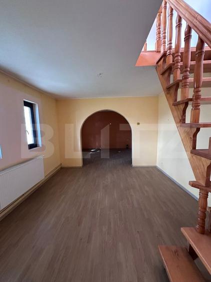 Casa individuala, zona centrala, 200mp, teren 1200 mp, Radauti