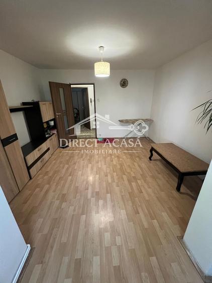 Apartament 3 camere de vanzare – Dambu, 52 mp utili, parter