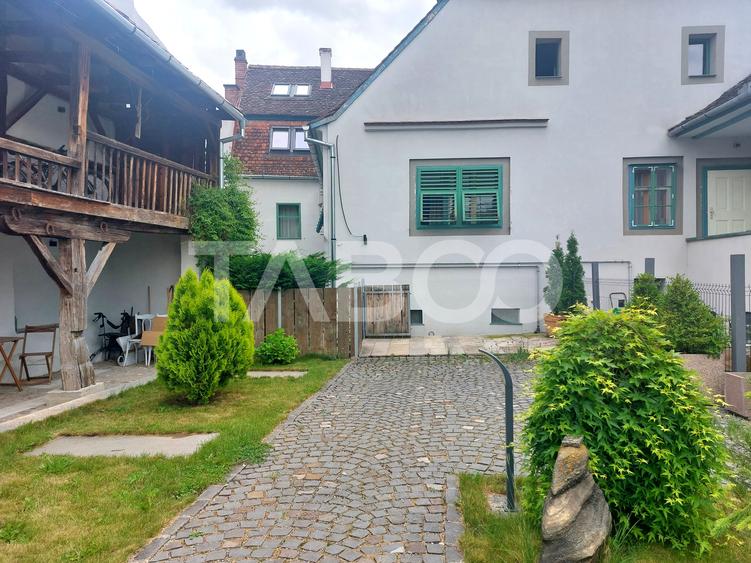 Casa cu 6 apartamente individuale gradina 253 mp langa mall Cisnadie