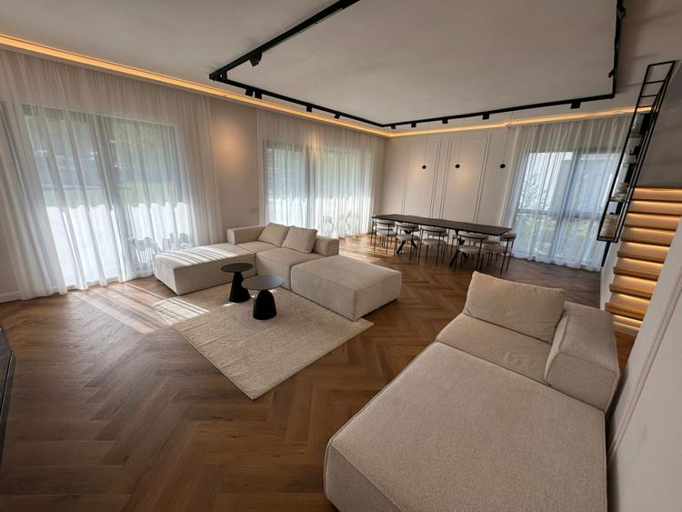 Casa individuala premium 337 mp, 5 parcari, piscina, zona Andrei Muresanu