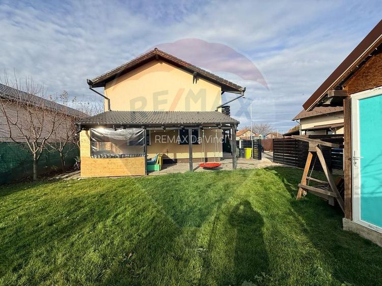 Casă / Vilă cu 4 camere de vânzare in Sanpetru - 12
