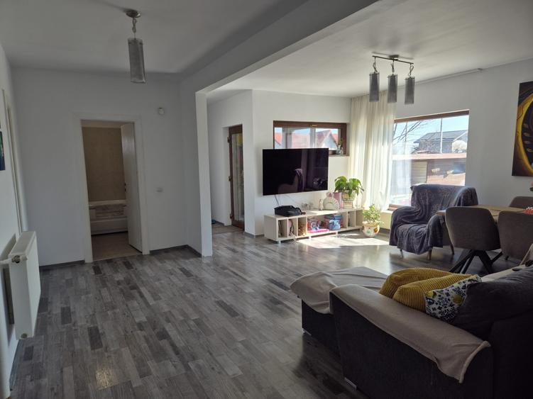 Casa in Darza (Buftea), carport, curte cocheta, utilata si mobilata
