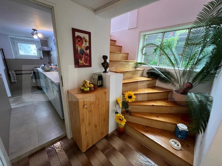 Casa, 4 camere, 400mp, zona Parc