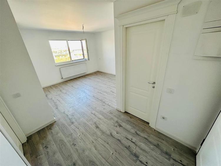 Etaj intermediar, bloc nou, 1 camera decomandat Poitiers Towers