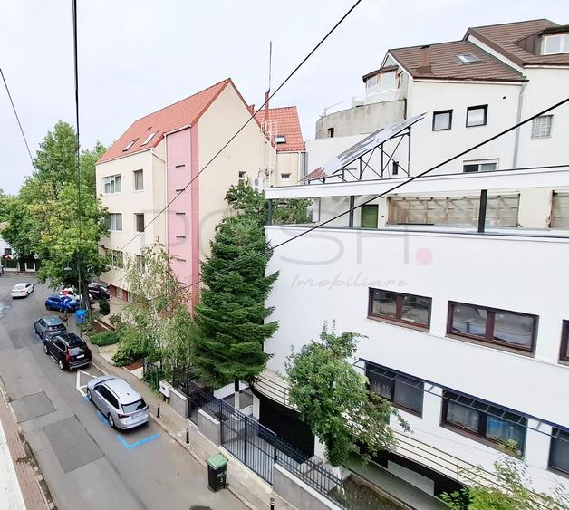 Apartament cu 4 camere Primaverii