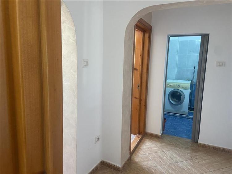 Apartament 2 camere , cartier Sud , decomandat , 43 mp, centrala termica proprie