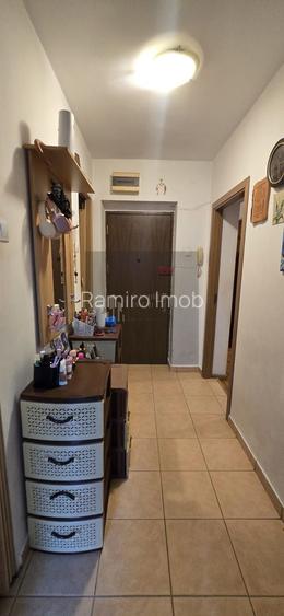 Apartament 3 camere/ 400 m Metrou N Grigorescu, decomandat, etaj 2/4 - 10