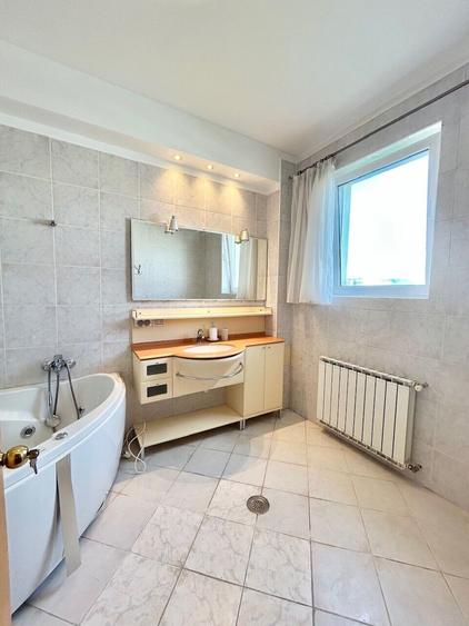 Vila cu piscina | teren 900 mp | complex rezidential | British School