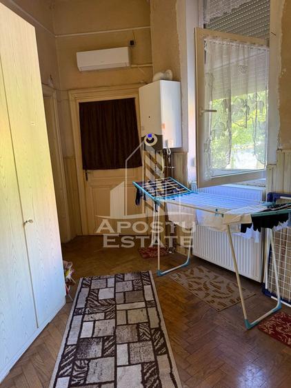 Două case de vânzare în aceeași curte zona Maria