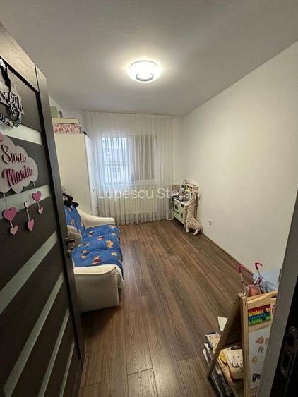 Apartament 3 camere, decomandat, Obcini - 4