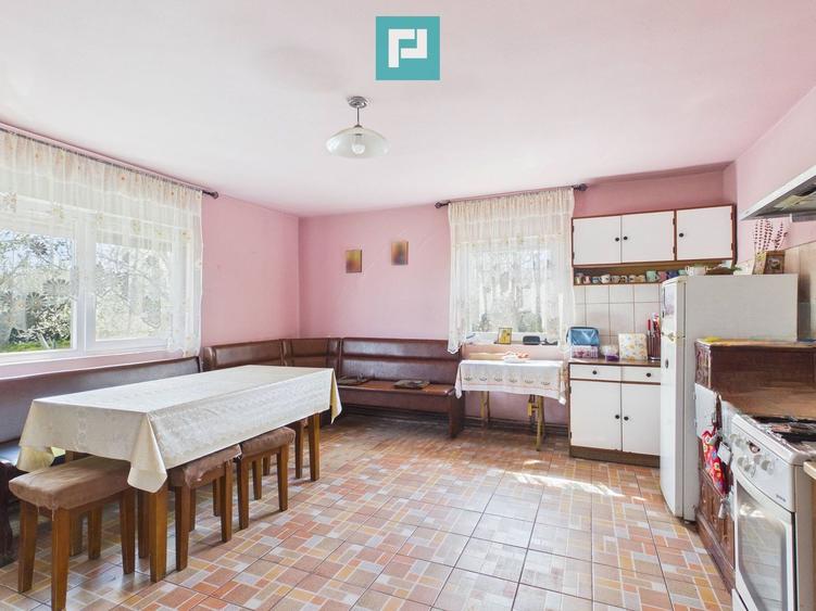 Casă solidă cu 5 camere in localitatea Almaș, Arad