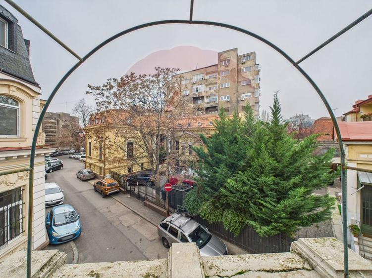 Apartament de vanzare in vila in centrul capitalei