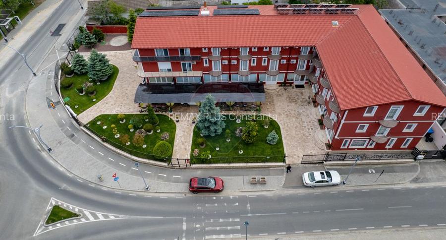 Hotel / Pensiune cu 36 camere de vânzare în Saturn - 2