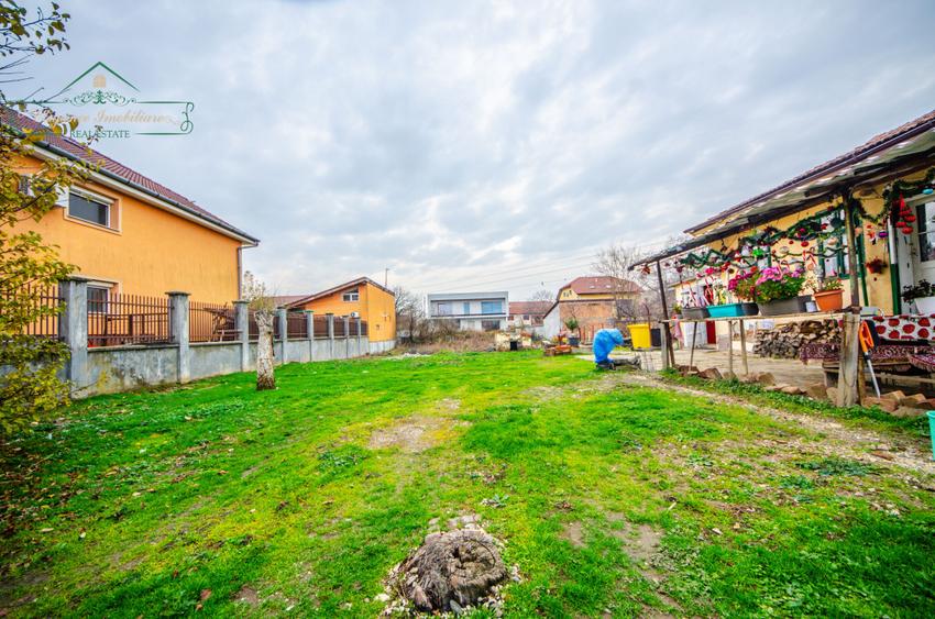 Casa cu 2 camere si 900 mp teren, zona Subcetate, Arad