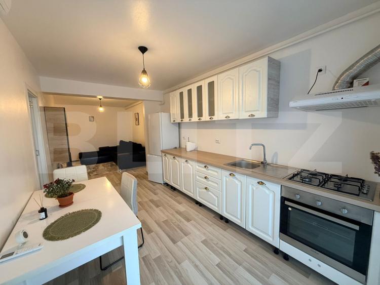 Apartament 2 camere, etaj intermediar, la cheie, garaj, zona Corneliu Coposu