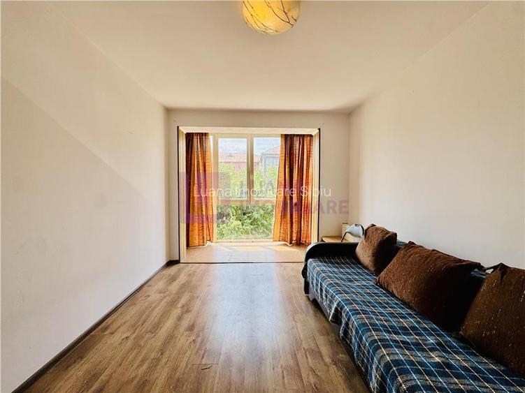 Apartament cu 2 camere de vanzare | Terezian | decomandat | etaj 3 - 2
