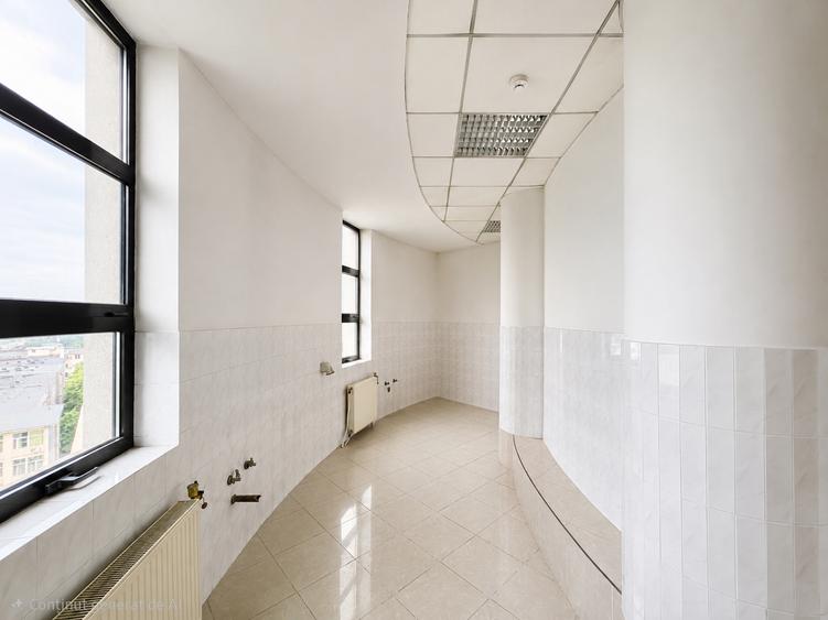 Spatiu de 134 mp la etajul 6, zona ultracentrala Bacau