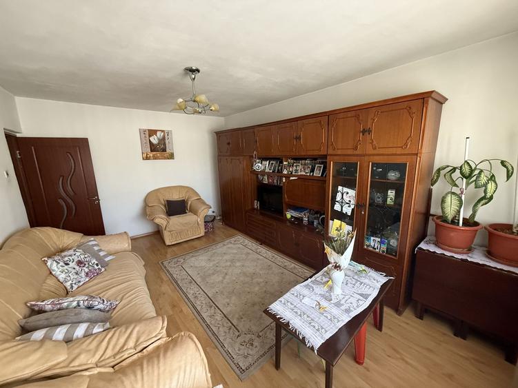Apartament 3 camere zona Dacia