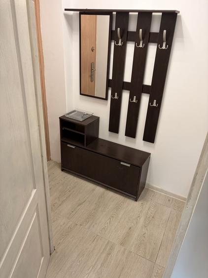 Garsoniera de inchiriat Titan / Costin Georgian