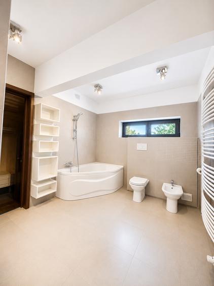 Vila eleganta 360 mp, P+1, teren generos, jacuzzi și garaj – complex exclusivist