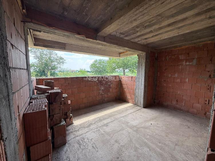 Casa individuala la roșu P+1E, 215mp utili, 994mp teren Peciu Nou