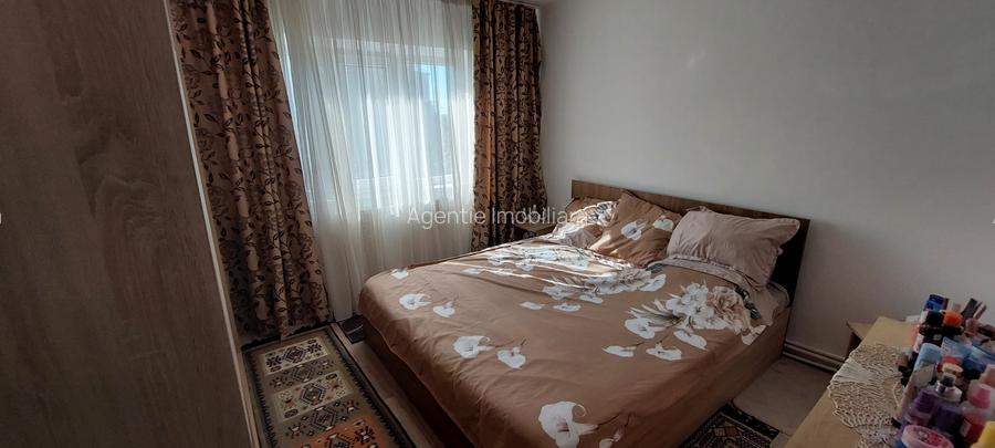 2 camere decomandat -Etaj 3 -Centrala -Renovat - 2