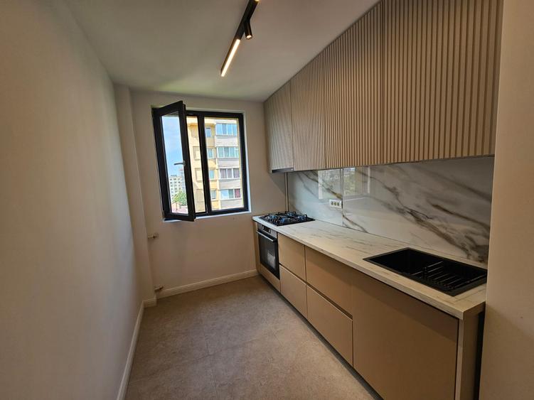 Apartament 3 Camere Renovat ( Mobilat si Utilat - totul nou )