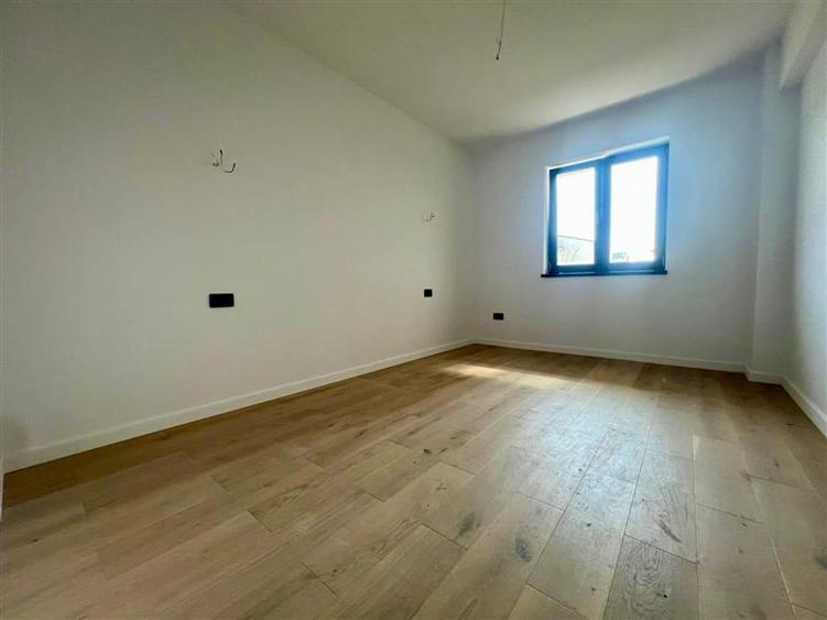 Apartament 2 camere decomandat, centru