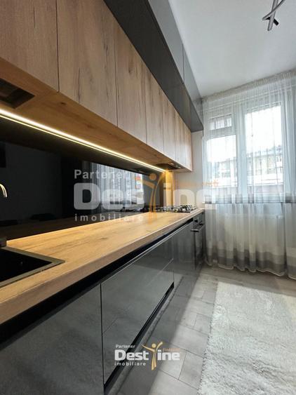 Apartament Lux 3 camere 87mp central cu 2 parcari 600€