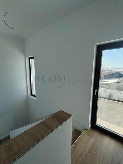 Vila tip duplex de vanzare cu 4 camere | 3 locuri de parcare | Corbeanca