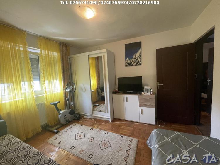 Apartament 3 Camere, Etaj 4, Strada Aleea Teilor