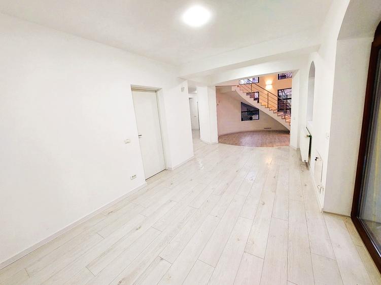 Vila deosebita cu arhitectura unica Prelungirea Ghencea