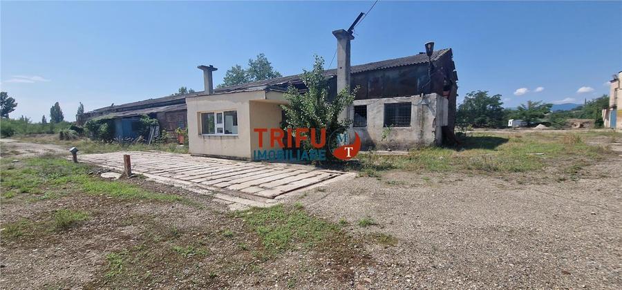 Teren cu hala de vanzare, zona Barabat