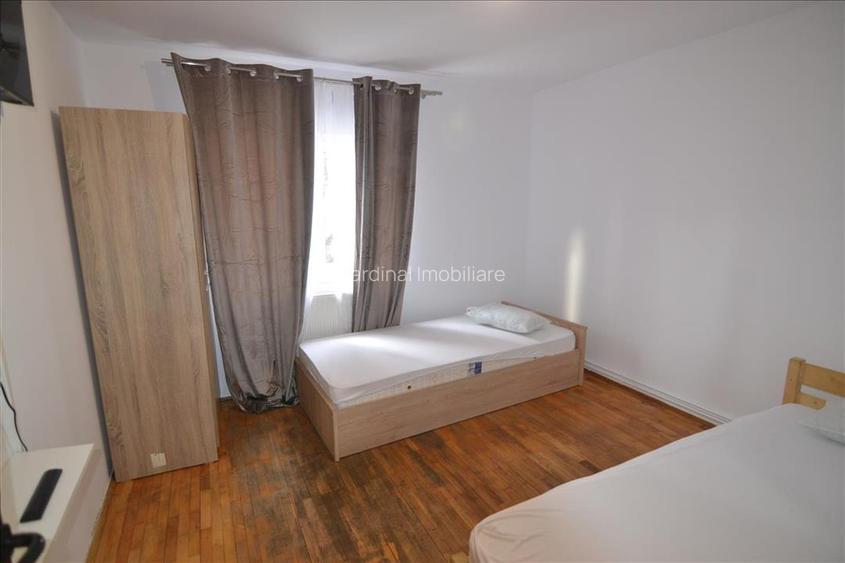 Apartament 3 camere decomandat intrare Răcădău, Str. Carpați - 6