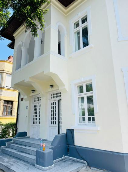 Vilă renovată potrivită pentru rezidență sau birouri